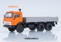 Коллекционная масштабная модель 1:43 Бортовой грузовик 6х4 КамАЗ-5320 без тента, оранжевый, серый (Наши Грузовики)